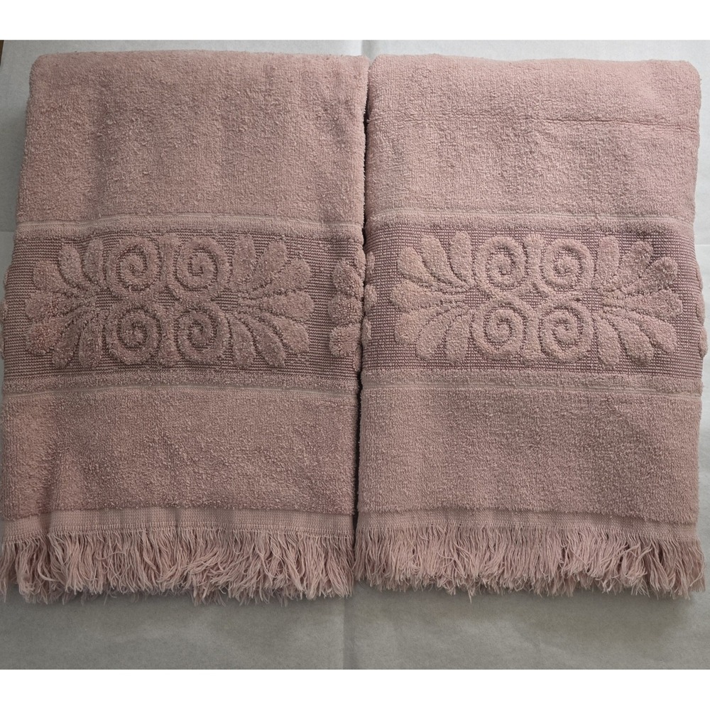 2 Vtg Cannon Monticello Santa Cruz  Towels Pink Mauve 2 Bath towels Fringe